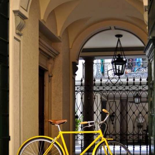 Pantone bikes_yellow